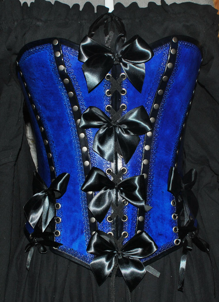 http://th06.deviantart.net/fs70/PRE/i/2012/097/6/c/leather_corset_burlesque_by_lagueuse-d4vbzzt.jpg